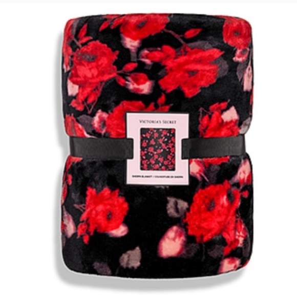Victoria's Secret Bedding Victorias Secret Floral Black Red Sherpa